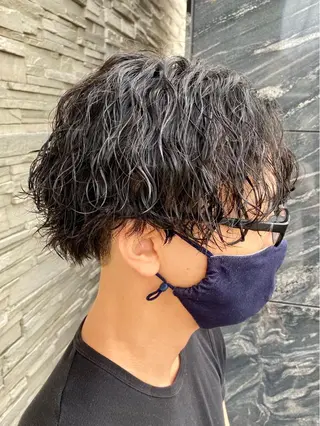 ミディアム パーマ メンズ 塩谷黎✨ブリーチ無W カラーメンズパーマ✨のヘアスタイル