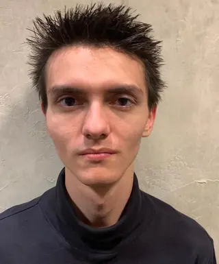 メンズ FLOWERS所属・ウルフ、レイヤー 、メンズカットSHOのヘアスタイル