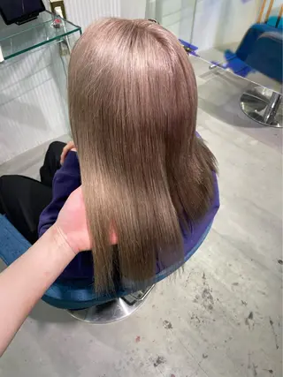 セミロング カラー 安井まゆ _Box mico.のヘアスタイル