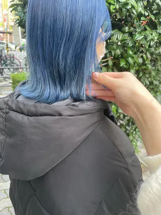 ミディアム カラー akane .のヘアスタイル