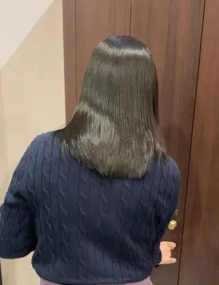 ミディアム KAMIGAMI所属・KAMIGAMI HASHIMOTOのヘアスタイル