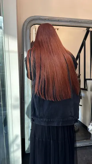 カラー ニシノ フウカのヘアスタイル