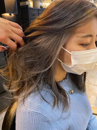 セミロング 大橋 美咲のヘアスタイル