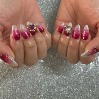 ネイル VIERU 🌈🎀💖のネイルデザイン