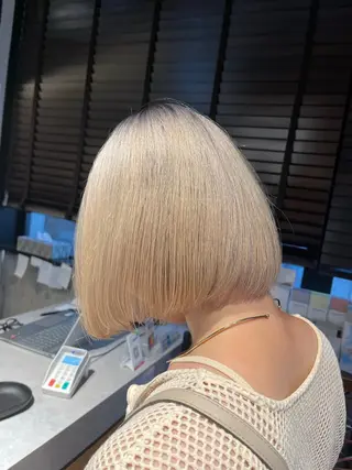 ショート カラー/ブリーチ 岸谷真幸のヘアスタイル