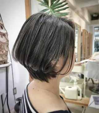 ショート カラー 平田 健一のヘアスタイル