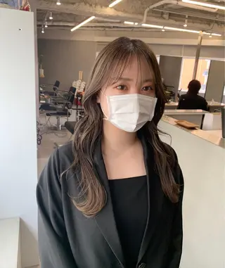 カラー amu/ブリーチなし ダブルカラーのヘアスタイル