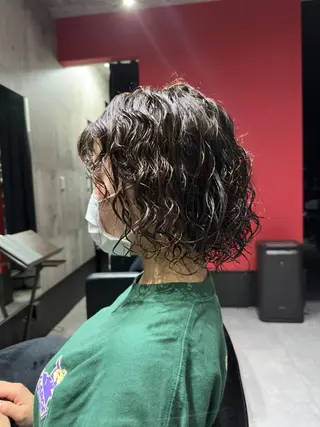 ミディアム パーマ 高橋嵐 プラスイズムヴェレンのヘアスタイル
