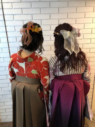 ヘアアレンジ 艶カラー🩵💛 NANAのヘアスタイル