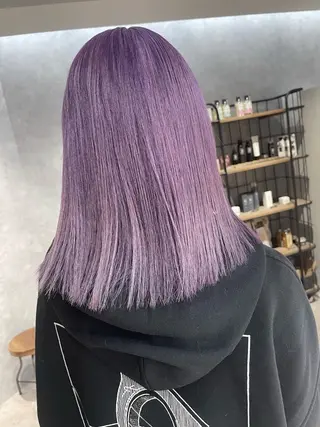 セミロング カラー オフホワイトアンドなんば所属・福西 洋斗のヘアスタイル