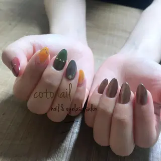 ミディアム ネイル ツメトマツゲ .のネイルデザイン