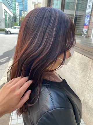 セミロング ブリーチなしカラー/ 顔周りレイヤーカットのヘアスタイル