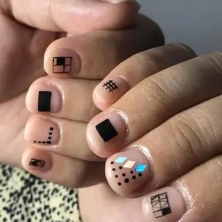 ネイル 福ネイル スタッフのネイルデザイン