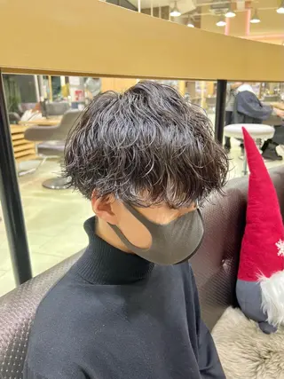 ショート パーマ メンズ ﾎｯﾄﾍﾟｯﾊﾟｰ に移行中【かな】のヘアスタイル