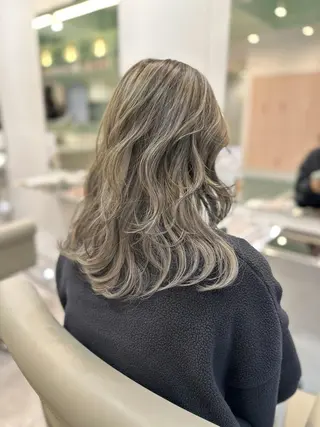 カラー ☁️Rino☁️ ／モテブリーチカラーのヘアスタイル