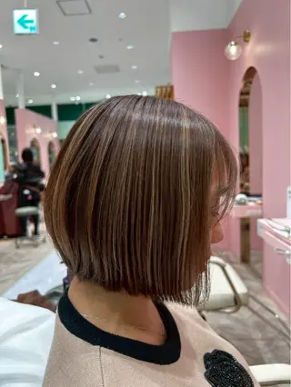 カラー 橘 芽久美のヘアスタイル