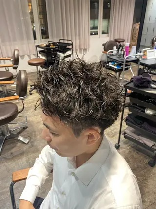 ショート パーマ メンズ 江﨑 翔のヘアスタイル