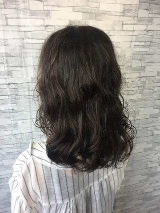 パーマ 足立 磨咲のヘアスタイル