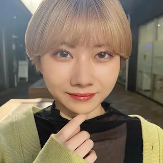 ショート カラー 🎧パーソナルケア/ 透明感カラー/ミユのヘアスタイル