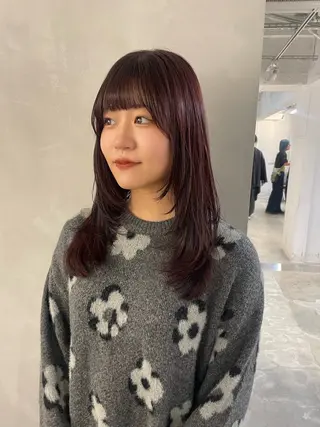 ミディアム SAKI 新宿のヘアスタイル