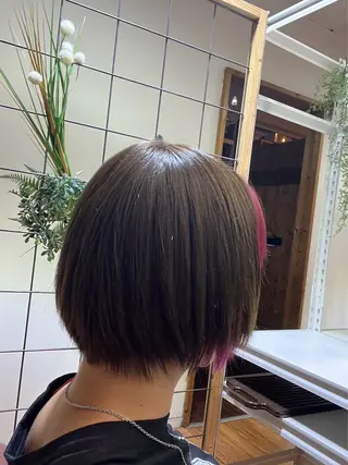 ショート カラー 腰越 麻奈のヘアスタイル
