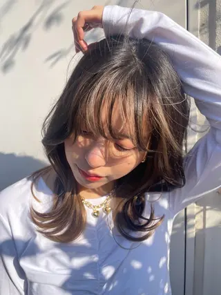 ミディアム カラー 韓国レイヤーカット/ ダブルカラーのヘアスタイル