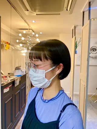 ショート ボブ/透明感カラー 岸本涼奈のヘアスタイル