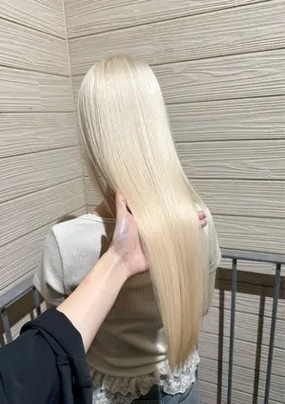 ロング カラー ハイトーン・ブリーチ ムラ修正　八須　錬のヘアスタイル
