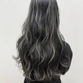 ロング カラー 石川 聖奈のヘアスタイル