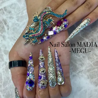 ネイル MADIA藤沢所属・MADIA MEGUのネイルデザイン