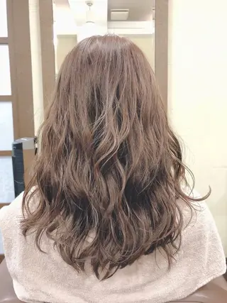 ロング カラー MESSA Raffinato所属・岩永 知衣のヘアスタイル