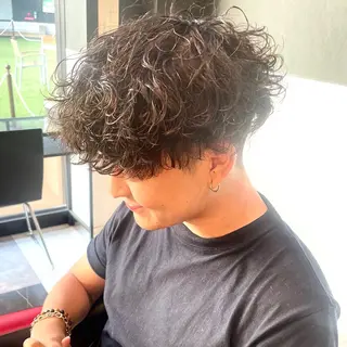 ショート パーマ メンズ メンズヘア特化 崎田 成人のヘアスタイル