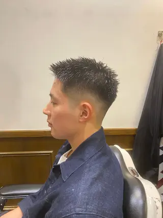 ショート ヒロ銀座バーバーショップ東京駅丸の内店所属・對馬 虎太郎のヘアスタイル