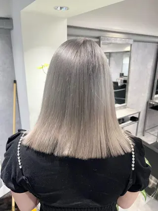 カラー mimiiy梅田 中崎町ハイトーンのヘアスタイル