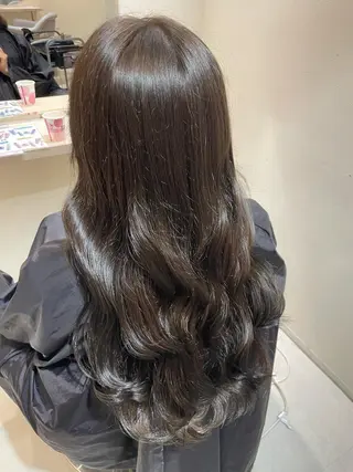 ロング CreBiA ten_【クレビアテン】所属・crebia 漢人 美海／レイヤーカットのヘアスタイル