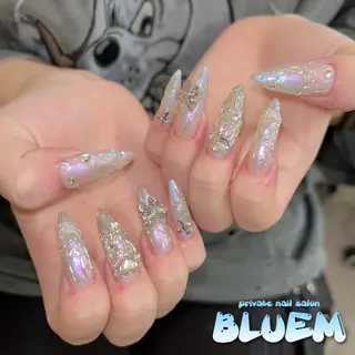 ネイル BLUEM なな🐶のネイルデザイン