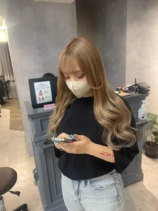 ロング カラー オフホワイトアンドなんば所属・福西 洋斗のヘアスタイル