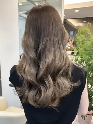 ロング カラー 透明感カラー🩶 韓国レイヤー🩶結華のヘアスタイル