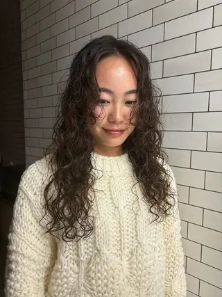 ロング shoko/ 海外ガール風パーマのヘアスタイル