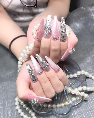 ネイル KiKO 🌻ひまわりサロンのネイルデザイン