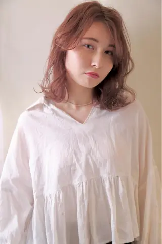 セミロング カラー さかい なつみのヘアスタイル