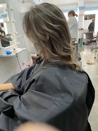 セミロング Lit所属・Lit.豊橋 夏目のヘアスタイル