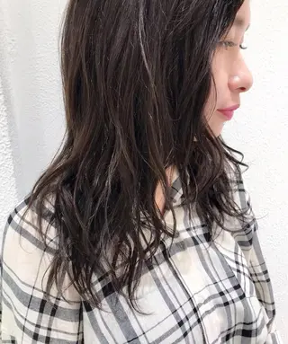 ミディアム カラー ウエモト タク ショート/レイヤーのヘアスタイル