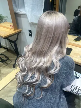 ロング ヘアメ☯️派手髪 ☯️ルカのヘアスタイル