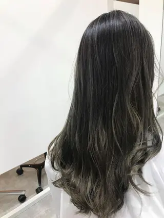 ロング カラー Adachi Fujikoのヘアスタイル