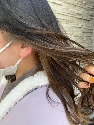 セミロング カラー 透明感カラーブリーチ 🌼シゲモトアヤ🌼のヘアスタイル