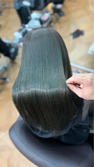 セミロング 髪質改善 晟之介のヘアスタイル