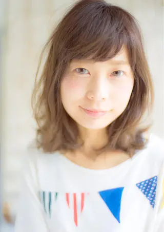 セミロング カラー パーマ ツイスパ・波巻き 🩵片平和香奈のヘアスタイル