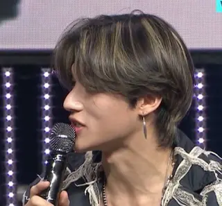 カラー メンズ fifth 安次富　泰雅のヘアスタイル