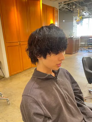 ミディアム パーマ メンズ RIN／韓国ヘア レイヤーカットのヘアスタイル